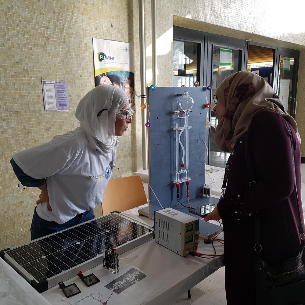 Experiment Brennstoffzelle bei der Langen Nacht der Wissenschaften 2019 an der FU Berlin