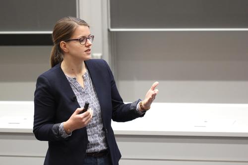 Lecture by Svenja Ehrmann (PhD student of the CRC 1349)